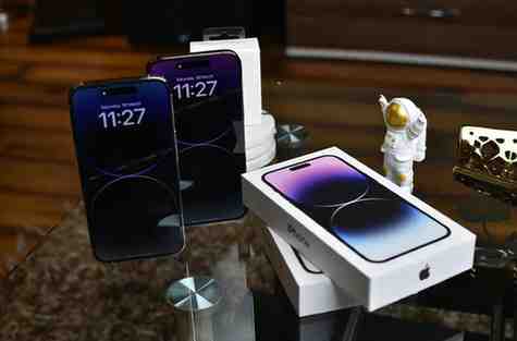 Apple iPhone 16 vs iPhone 16 Pro Review: Which One Should You Buy in 2025? 5 I Phone 16 Soft Review Time