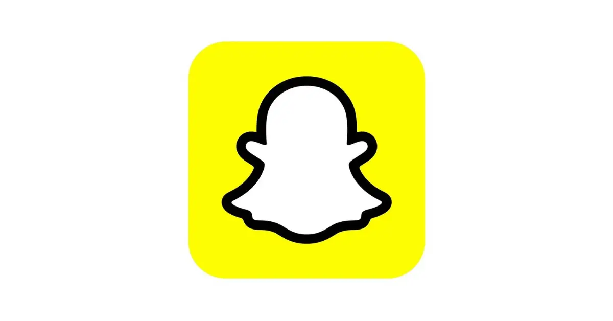 Snapchat APK Download Latest Version 2025: 1 Snapchat 2025 home screen showing My AI chatbot and new AR lenses